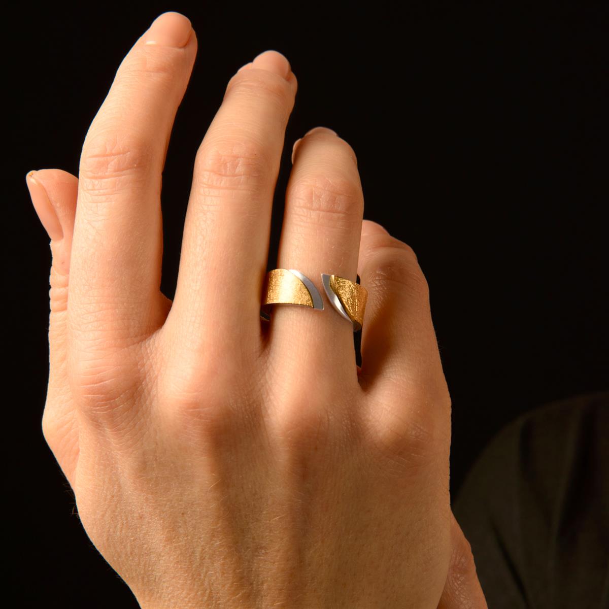 Ernstes Design Ring